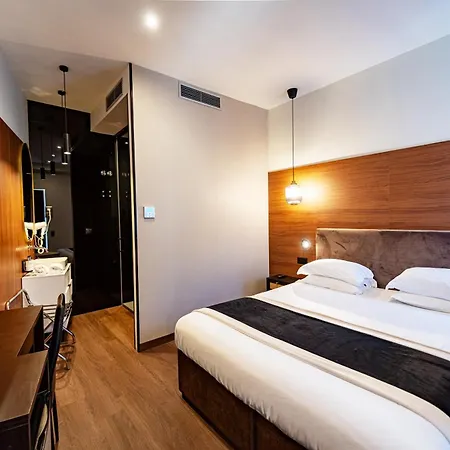 Hotel Rubens & 4*